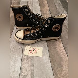 Size 6 NWT converse